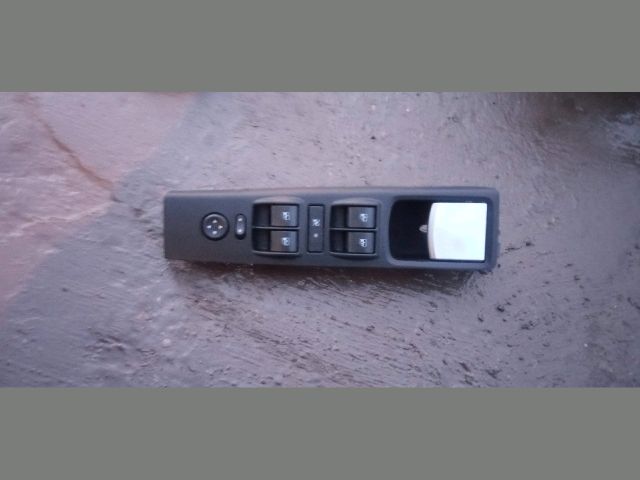 bontott FIAT IDEA Ablakemelő Kapcsoló Négyes / Kettes