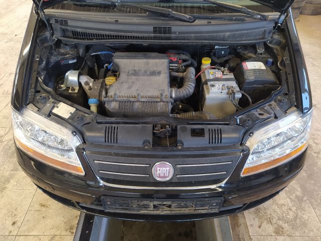 bontott FIAT IDEA Bal első Dobbetét (Kerékjárati, Műanyag)