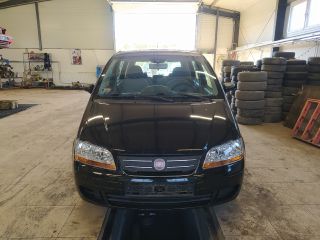 bontott FIAT IDEA Bal első Dobbetét (Kerékjárati, Műanyag)