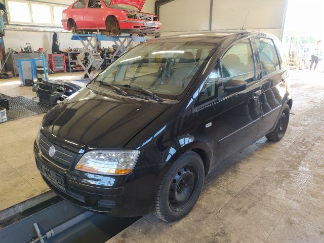 bontott FIAT IDEA Bal hátsó Ablakvezető Gumi