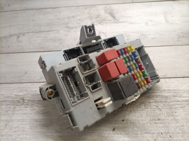 bontott FIAT IDEA Biztosítéktábla Utastér