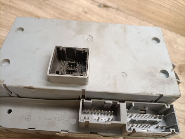 bontott FIAT IDEA Biztosítéktábla Utastér