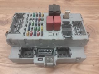 bontott FIAT IDEA Biztosítéktábla Utastér