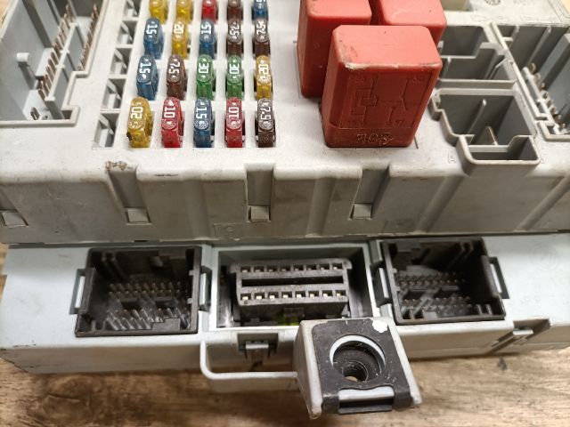 bontott FIAT IDEA Biztosítéktábla Utastér