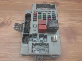 bontott FIAT IDEA Biztosítéktábla Utastér