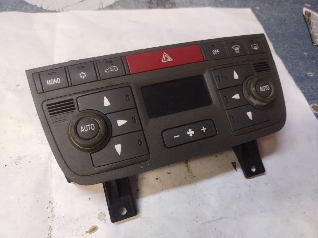 bontott FIAT IDEA Fűtéskapcsoló (digit klímás)