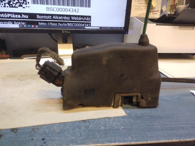 bontott FIAT IDEA Jobb első Ajtózár
