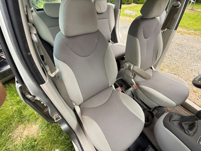 bontott FIAT IDEA Jobb első Ülés