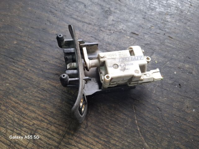 bontott FIAT IDEA Központizár Motor Tankajtó