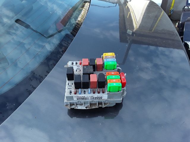 bontott FIAT LINEA Biztosítéktábla Motortér