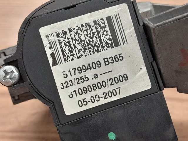 bontott FIAT LINEA Gyújtáskapcsoló Házzal