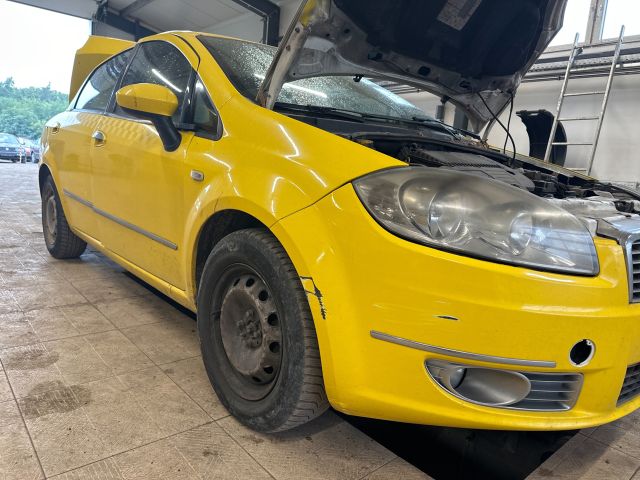 bontott FIAT LINEA Motor Tartó Bak Bal