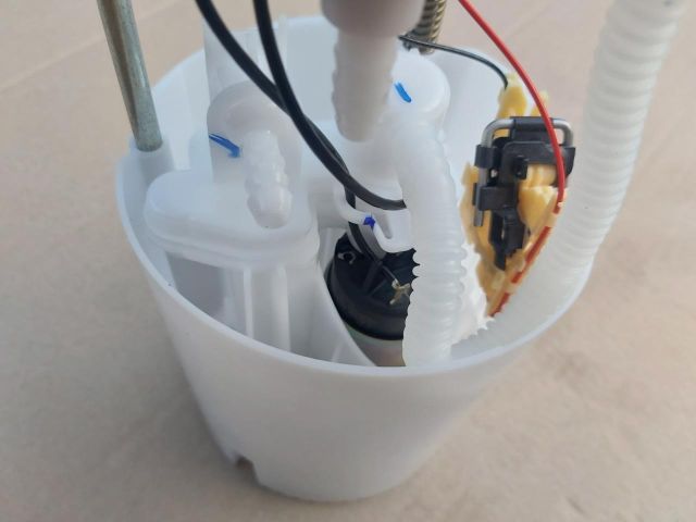 bontott FIAT LINEA Üzemanyag Szivattyú