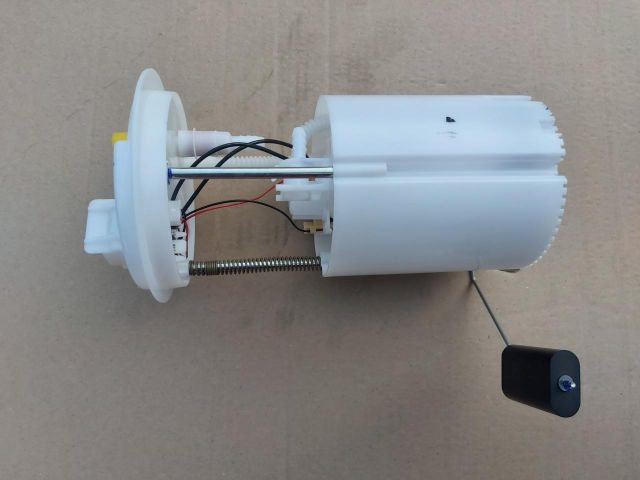 bontott FIAT LINEA Üzemanyag Szivattyú