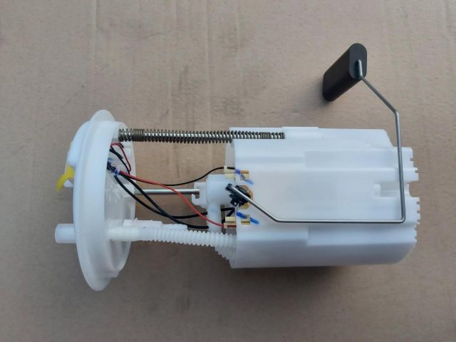 bontott FIAT LINEA Üzemanyag Szivattyú