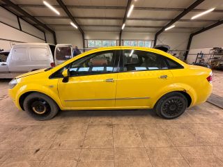 bontott FIAT LINEA Bal hátsó Ablakvezető Gumi