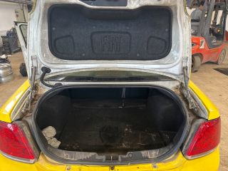 bontott FIAT LINEA Csomagtérajtó Burkolat Felső
