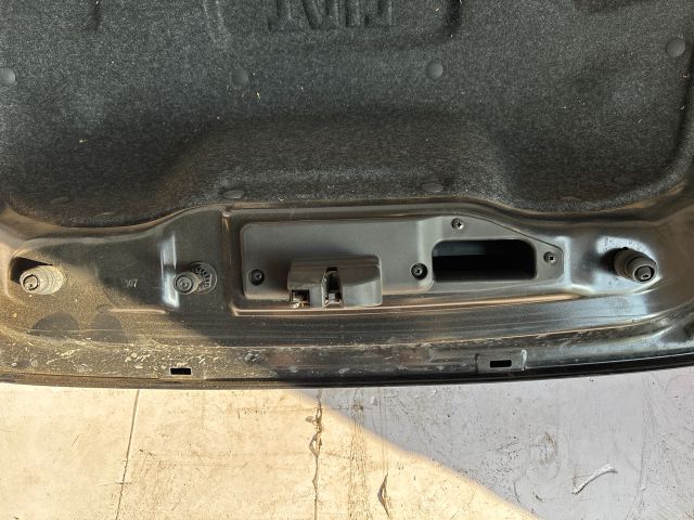 bontott FIAT LINEA Csomagtérajtó (Részeivel)