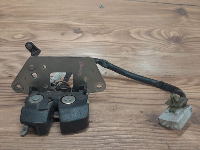 bontott FIAT LINEA Csomagtérajtó Zárszerkezet