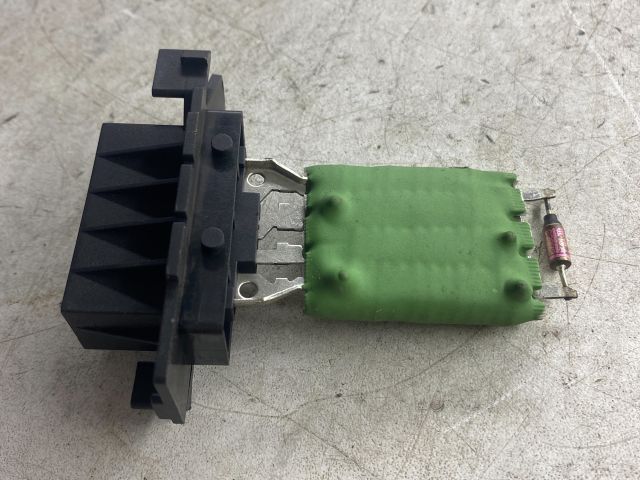 bontott FIAT LINEA Előtét Ellenállás Fűtőmotor