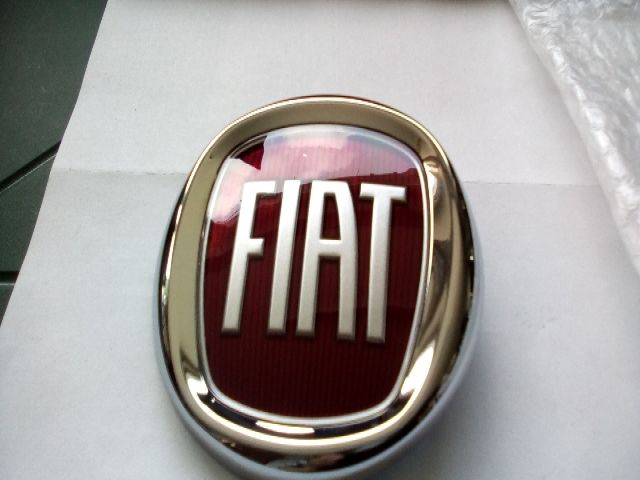 bontott FIAT LINEA Első Embléma