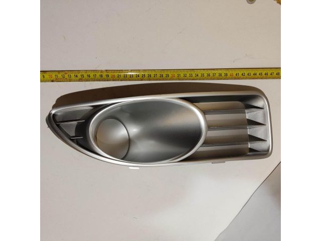 bontott FIAT LINEA Első Lökhárító Jobb Díszrács