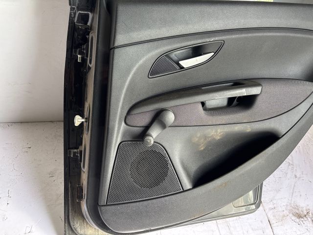 bontott FIAT LINEA Jobb hátsó Ajtó (Részeivel)