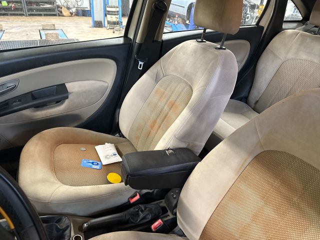 bontott FIAT LINEA Motorháztető Bal Zsanér