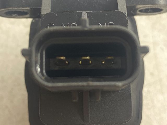 bontott FIAT LINEA Üzemanyag Elzáró Szelep