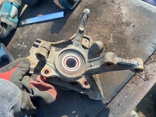 bontott FIAT MAREA Bal első Csonkállvány Kerékaggyal