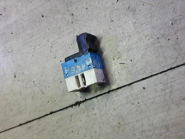 bontott FIAT MAREA Jobb első Ablakemelő Kapcsoló