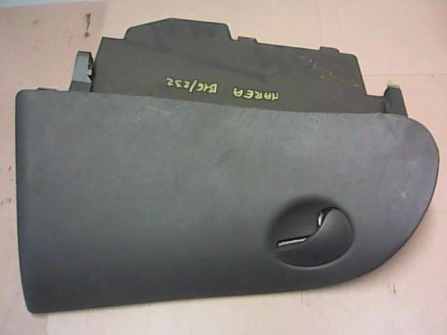 bontott FIAT MAREA Kesztyűtartó