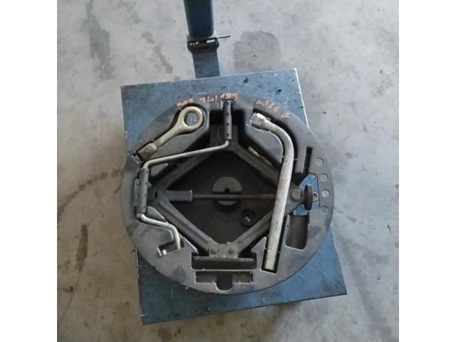 bontott FIAT MAREA Pótkerék Szerszámtartó