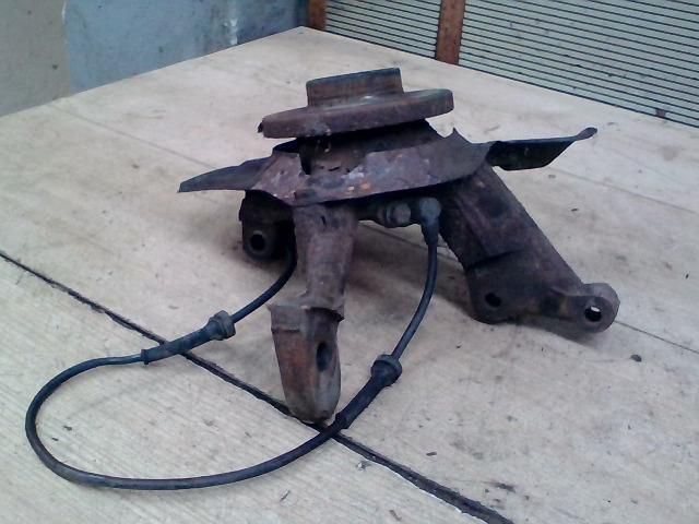 bontott FIAT MULTIPLA Bal első Csonkállvány Kerékaggyal