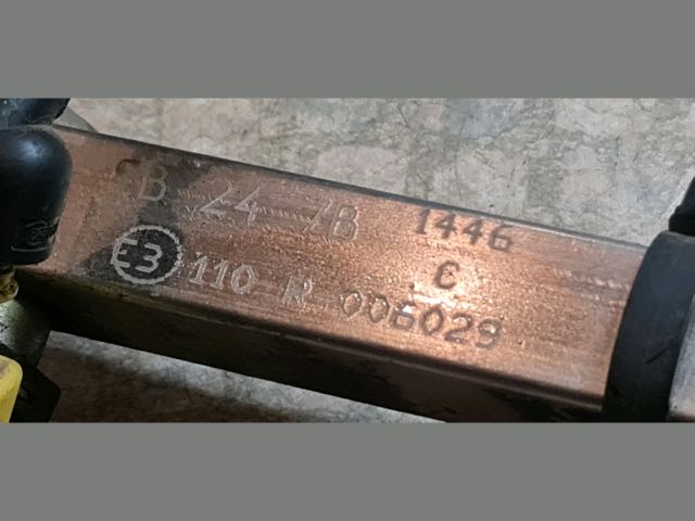 bontott FIAT MULTIPLA Porlasztó Sor / Híd