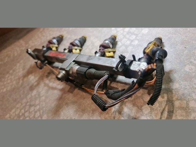 bontott FIAT MULTIPLA Porlasztó Sor / Híd