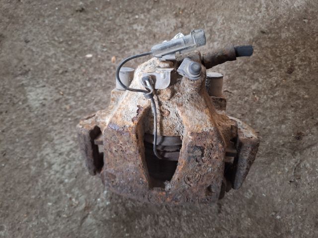 bontott FIAT MULTIPLA Bal első Féknyereg Munkahengerrel