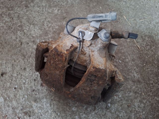 bontott FIAT MULTIPLA Bal első Féknyereg Munkahengerrel