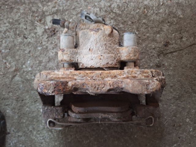 bontott FIAT MULTIPLA Bal első Féknyereg Munkahengerrel