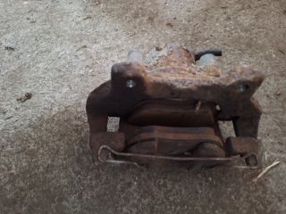 bontott FIAT MULTIPLA Jobb első Féknyereg Munkahengerrel