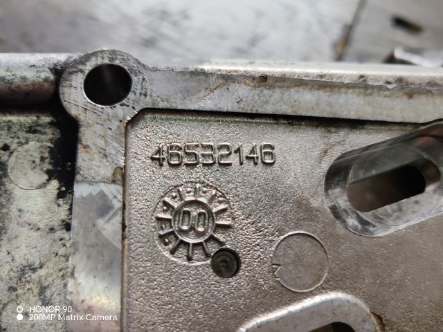 bontott FIAT MULTIPLA Motor Tartó Bak (Fém)