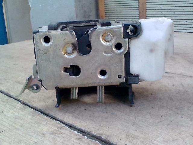 bontott FIAT MULTIPLA Bal első Ajtózár