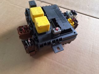 bontott FIAT MULTIPLA Biztosítéktábla Utastér