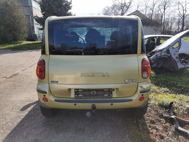 bontott FIAT MULTIPLA Csomagtérajtó (Részeivel)