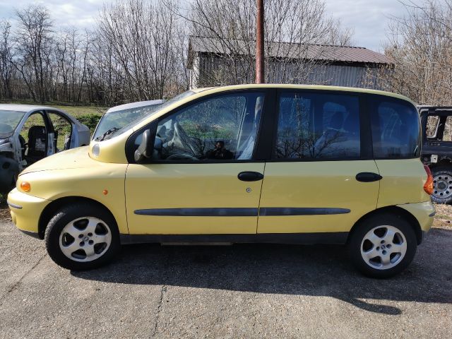 bontott FIAT MULTIPLA Csomagtérajtó (Részeivel)