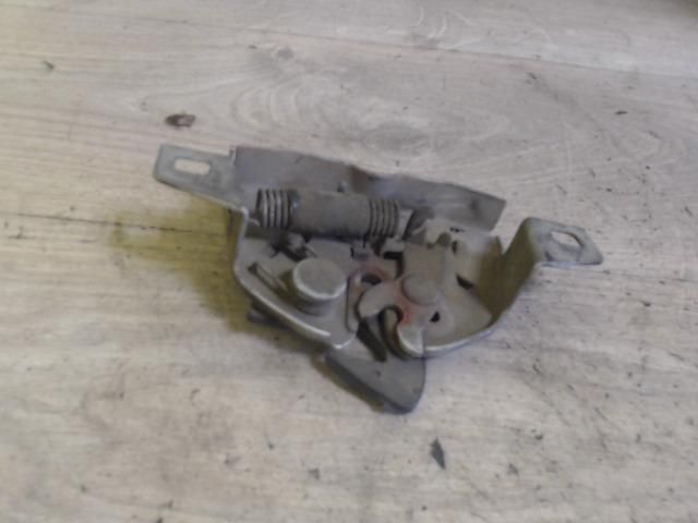 bontott FIAT MULTIPLA Csomagtérajtó Zárszerkezet