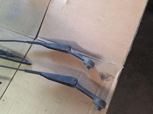 bontott FIAT MULTIPLA Első Ablaktörlő Kar