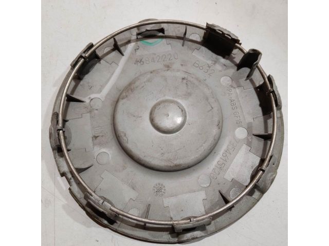 bontott FIAT MULTIPLA Felniközép (1 db)