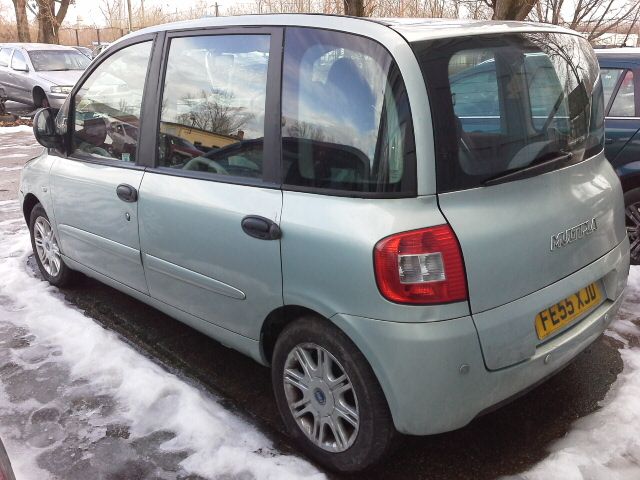 bontott FIAT MULTIPLA Hátsó Lökhárító (Részeivel)