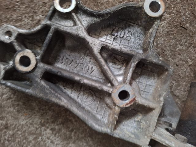 bontott FIAT MULTIPLA Jobb első Féltengely Tartó